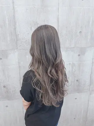 ロング カラー 藤田 麗安のヘアスタイル