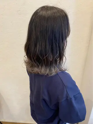 セミロング カラー インナーカラー🌈 サイトウ ミズキのヘアスタイル