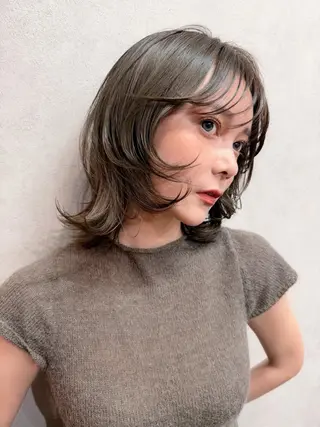 ミディアム カラー AiM 大名　似合わせカットのヘアスタイル