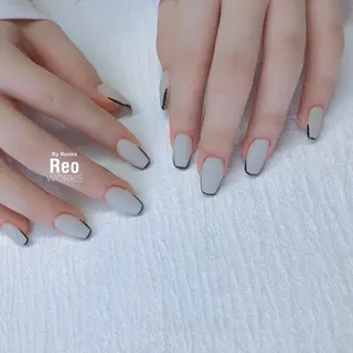 ミディアム ネイル Blowe ニュアンスのネイルデザイン