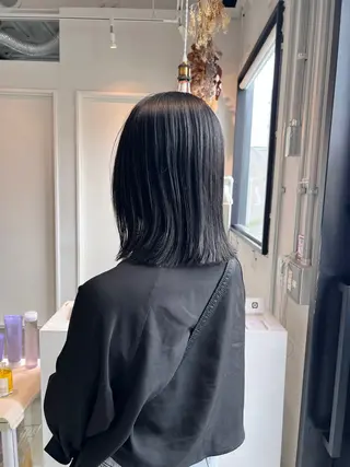 ミディアム カラー 松坂 真衣のヘアスタイル