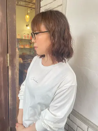 ミディアム パーマ 色落ちまで可愛い🩷 透明感🩵安江理緒のヘアスタイル