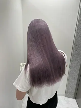 ロング 名古屋ムラ修正 ハイトーンのヘアスタイル