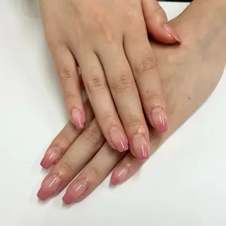 ネイル Nail&Beaut yコルン　SARAのネイルデザイン