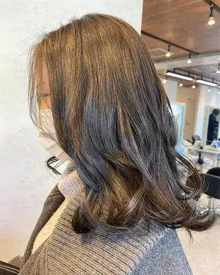 セミロング カラー はやしほのか| マンツーマン美容師のヘアスタイル