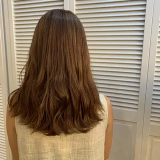 カラー 天野 利咲のヘアスタイル
