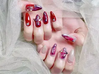 ネイル 🦋 Queenieのネイルデザイン