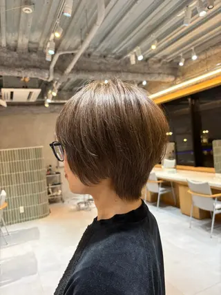 ショート カラー ハイライトをしない 白髪ぼかし/北浜のヘアスタイル