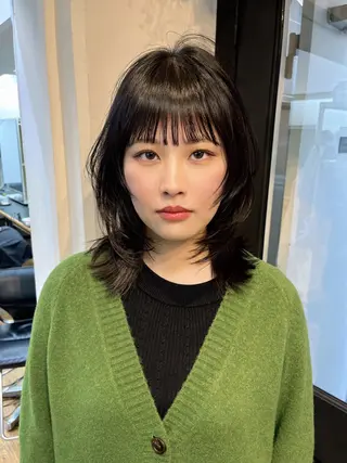 ミディアム Airi 韓国y2k ハイレイヤーのヘアスタイル