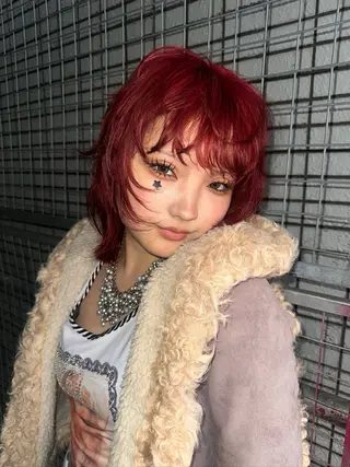 ミディアム カラー ブリーチ🩸 レイヤー🪬yumeのヘアスタイル