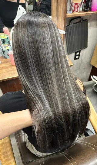 ロング カラー 難波ブリーチカラー 伊藤洋輝のヘアスタイル