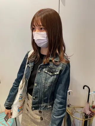 ミディアム カラー MIOベージュカラー 柔らかいカラーのヘアスタイル