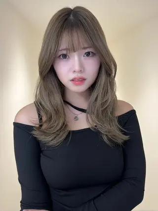 セミロング リコ 渋谷 ハッシュカットのヘアスタイル