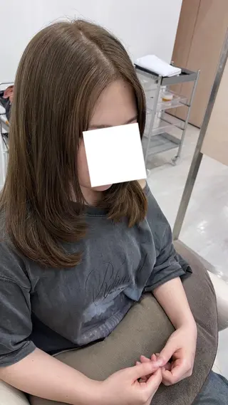 ミディアム 【アドラーブル】反町 萌のヘアスタイル