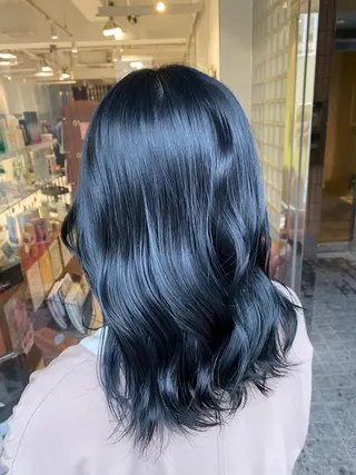 セミロング カラー 🍒ブリーチカラー 🍊暖水 まりあのヘアスタイル