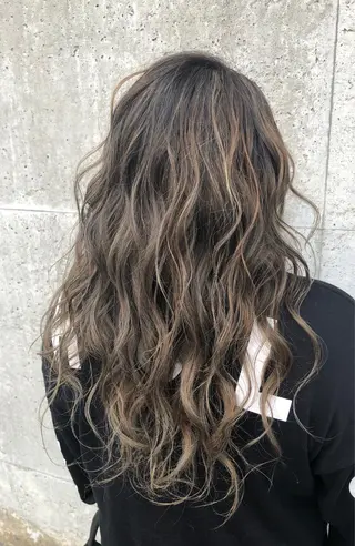 ロング 小川 美咲のヘアスタイル