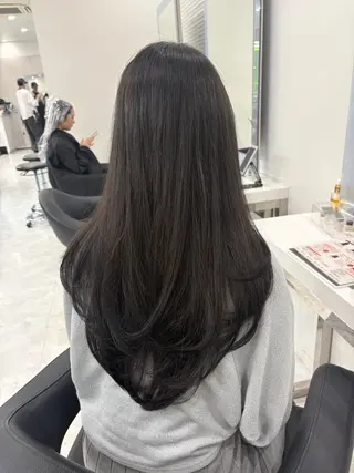 ロング カラー 野口 楓華のヘアスタイル