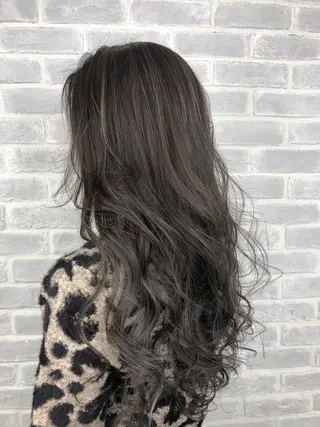 セミロング カラー 【透明感、艶髪】西村 有司のヘアスタイル