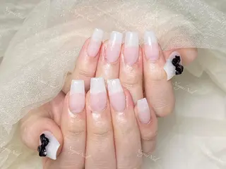 ネイル 🦋 Queenieのネイルデザイン