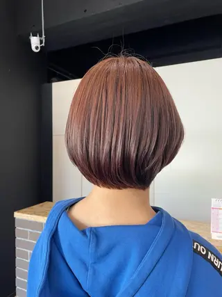 ショート カラー 新岡 萌乃のヘアスタイル