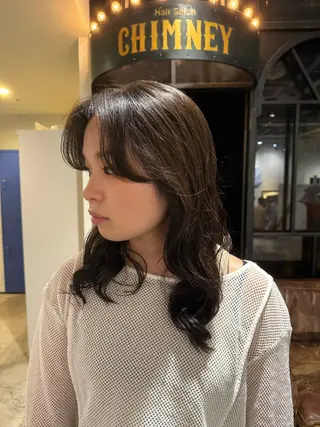 セミロング ブリーチカラー/ブロ ンドレイヤーカットのヘアスタイル