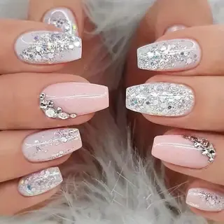 ネイル Glitter Nailのネイルデザイン