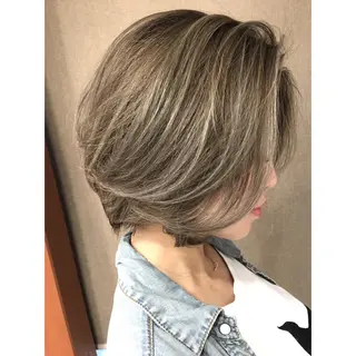 ショート カラー 井上 一平のヘアスタイル
