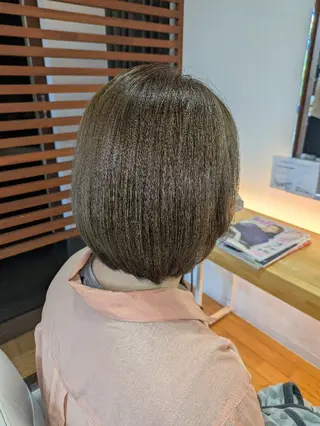ショート カラー 藤原 歩生のヘアスタイル