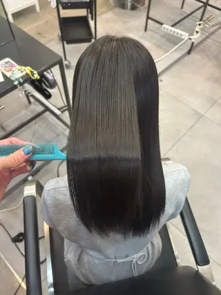 セミロング カラー ✨傷まないカラー ✨髪質改善✨レオンのヘアスタイル