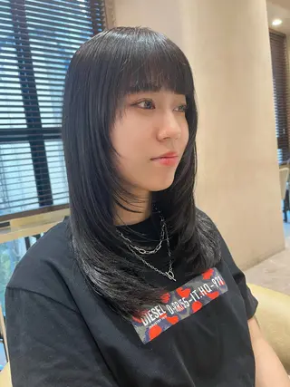 ミディアム カラー レイヤー似合わせ 透明感カラーりきやのヘアスタイル