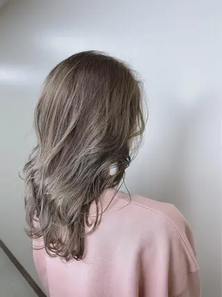 セミロング カラー 伊藤 舜斗のヘアスタイル