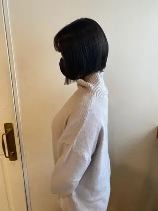 ショート カラー MIOベージュカラー 柔らかいカラーのヘアスタイル