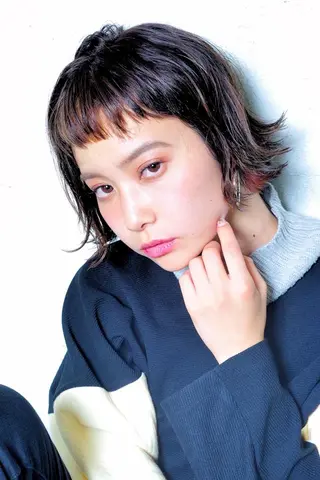 神塚 詩央里のヘアスタイル