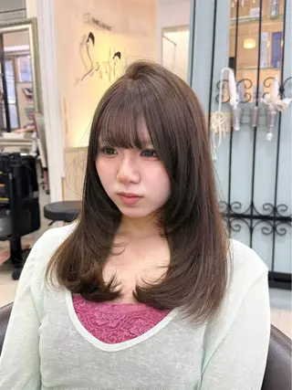 セミロング ブリーチなしで叶う 透明感カラー｜Raiのヘアスタイル
