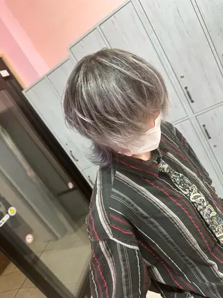 ショート カラー ブリーチ特化🌈 MANATOのヘアスタイル