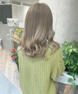 セミロング Loob.TOKYO MIYA🌈のヘアスタイル