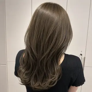 ミディアム レイヤーカット/ ブリーチ💫チャンのヘアスタイル