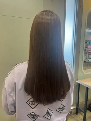 セミロング おせ ちさとのヘアスタイル