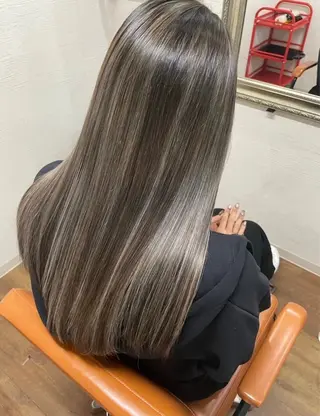ロング カラー 池袋💝ブリーチハイ トーン💝みさきのヘアスタイル