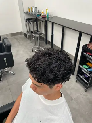ショート パーマ メンズ シミズ リキのヘアスタイル