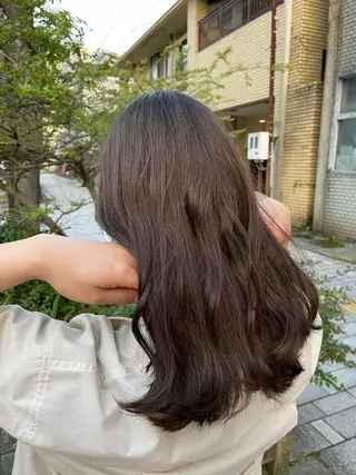 セミロング カラー 岩下 侑里のヘアスタイル