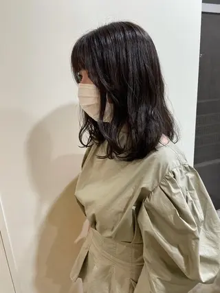 ミディアム カラー MIOベージュカラー 柔らかいカラーのヘアスタイル