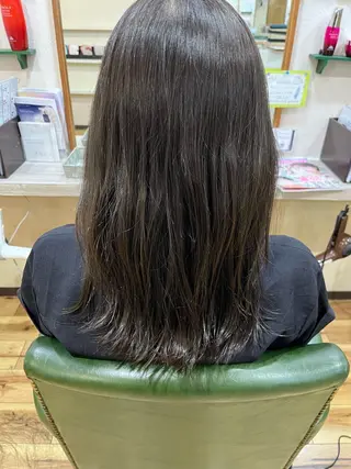 ロング 安島(あじま) 慎(まこと)のヘアスタイル