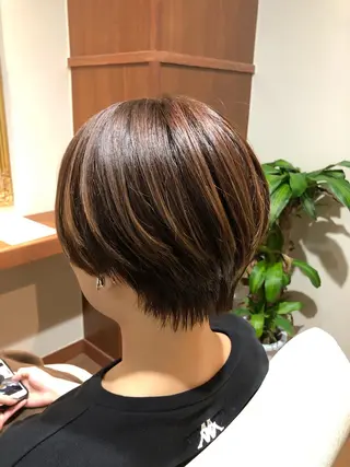ショート カラー ハイトーン/ブリーチ ルミエール/新栄/栄のヘアスタイル