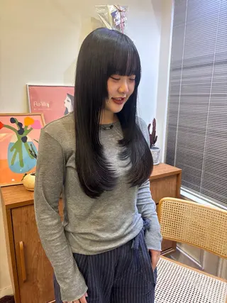 ロング 【透明感カラー/オリ ーブ】カミヤマシオリのヘアスタイル