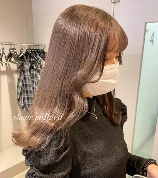 セミロング カラー 抜け感レイヤー︴ ニュアンスカラーのヘアスタイル