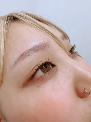 パーマ 個性派ネイル 🌼 ハルカ ♡の眉毛・アイブロウイメージ