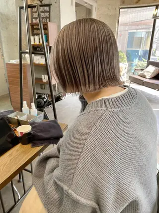 ミディアム カラー 透明感ベージュ/ レイヤー/ 髙橋一哉のヘアスタイル