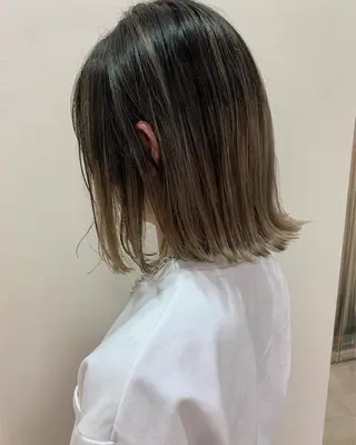 ミディアム カラー 顔まわりカット✄ ベージュカラー🧸のヘアスタイル
