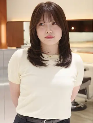 ミディアム (h)wim ウィムのヘアスタイル